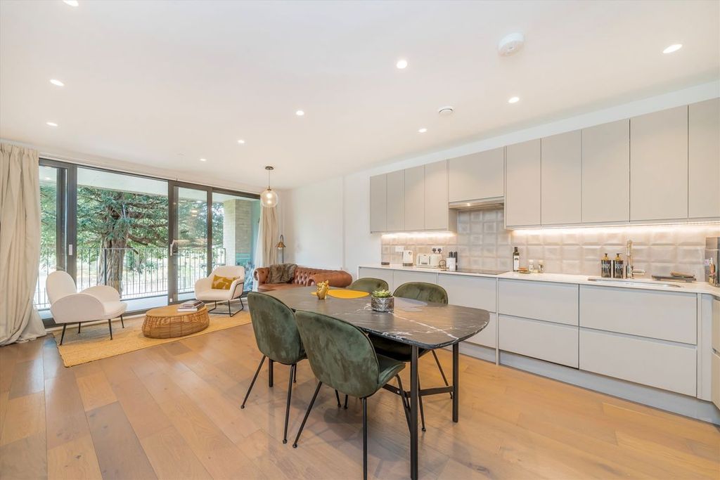 Property photo 2 of 5