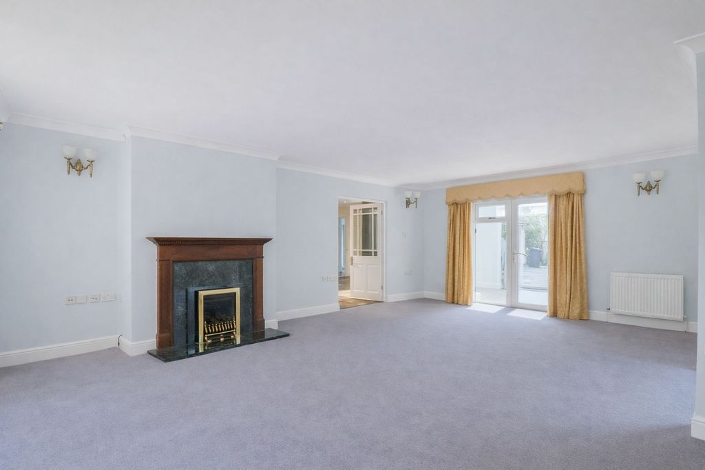 Property photo 3 of 20