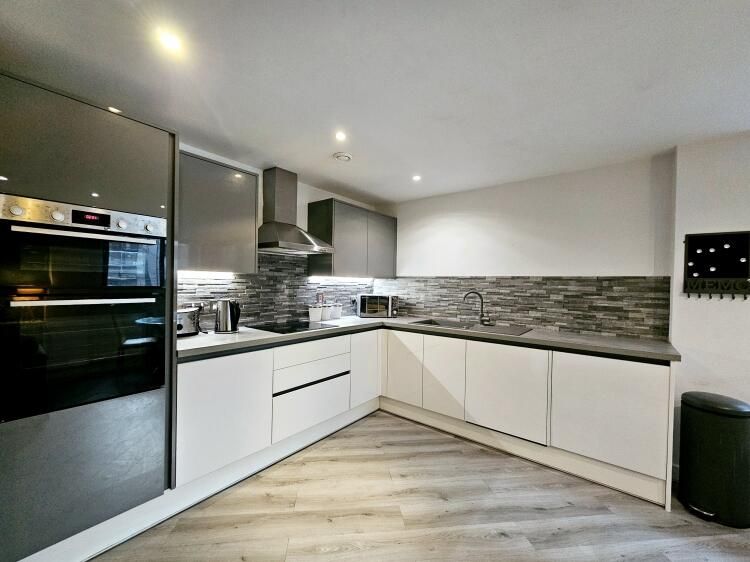 Property photo 1 of 5 3 Bed Terraced House To Rent Radcliffe Rd, London Cr0