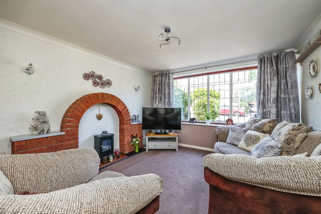 Property photo 2 of 33