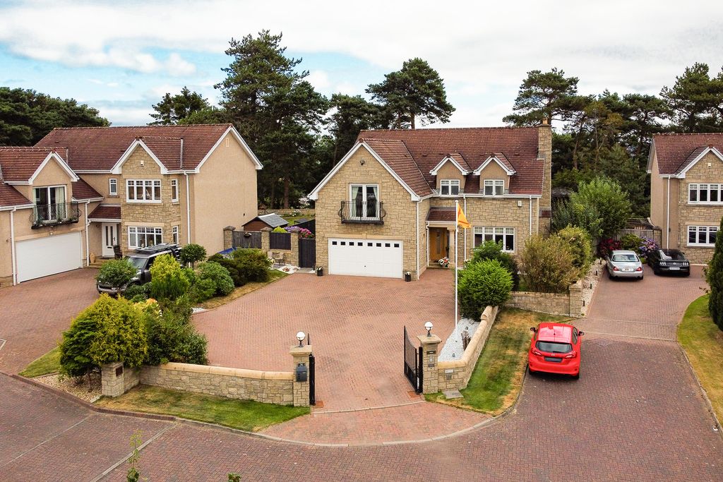Property photo 1 of 54
