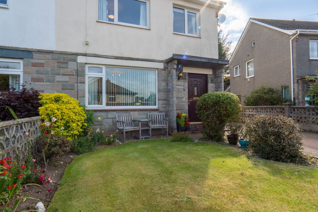 Property photo 1 of 31