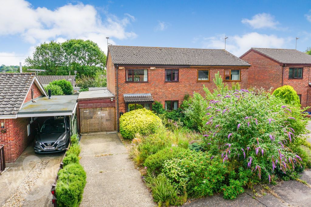 Property photo 1 of 18