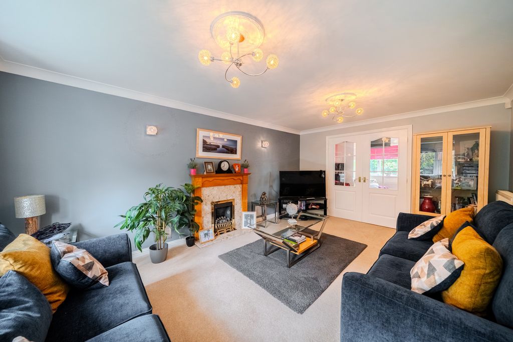 Property photo 2 of 37