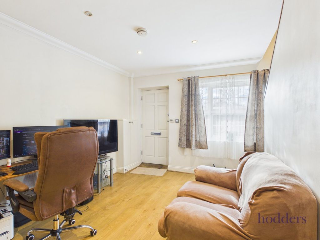 Property photo 3 of 7 Picture No. 06