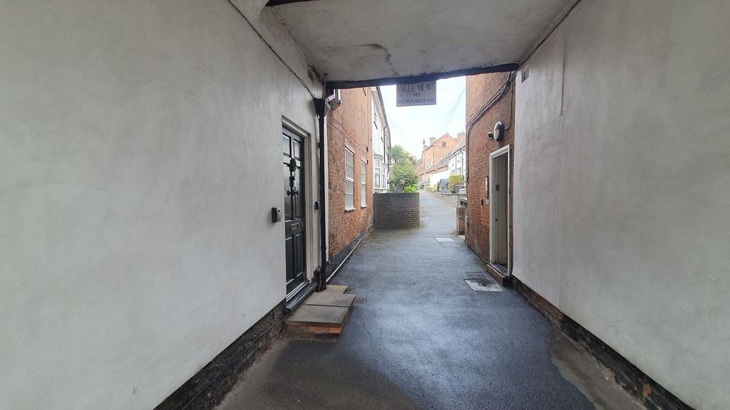 Property photo 3 of 32