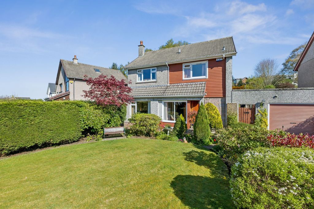 Property photo 1 of 34