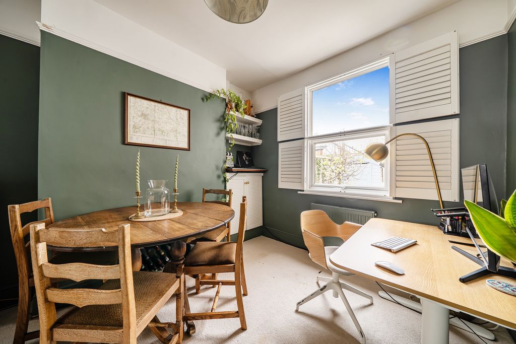 Property photo 3 of 21