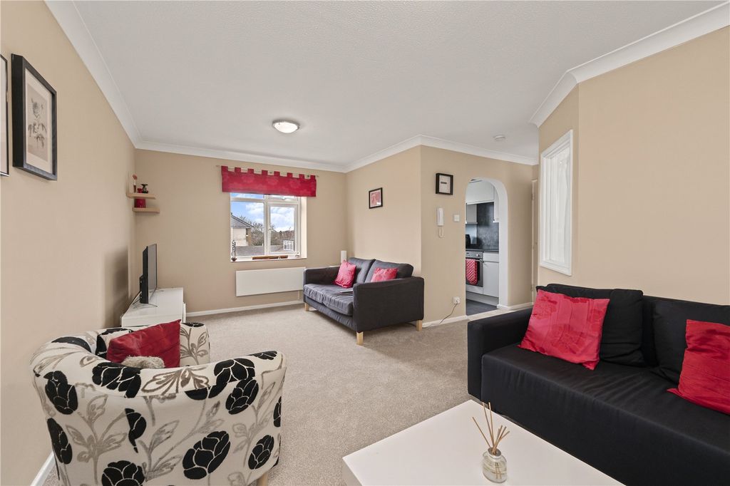 Property photo 2 of 7 Picture No. 11