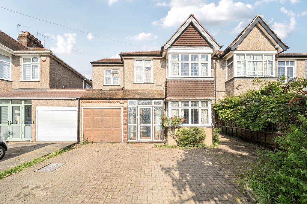 Property photo 1 of 19 6-1289854-8-682Df...