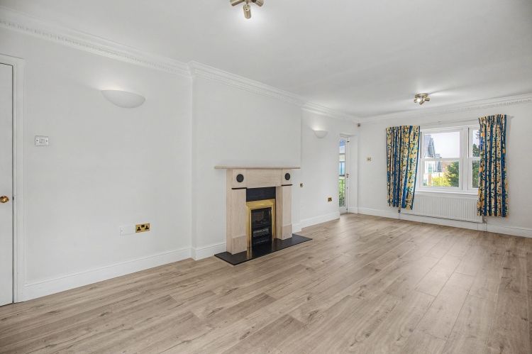 Property photo 3 of 9 335522
