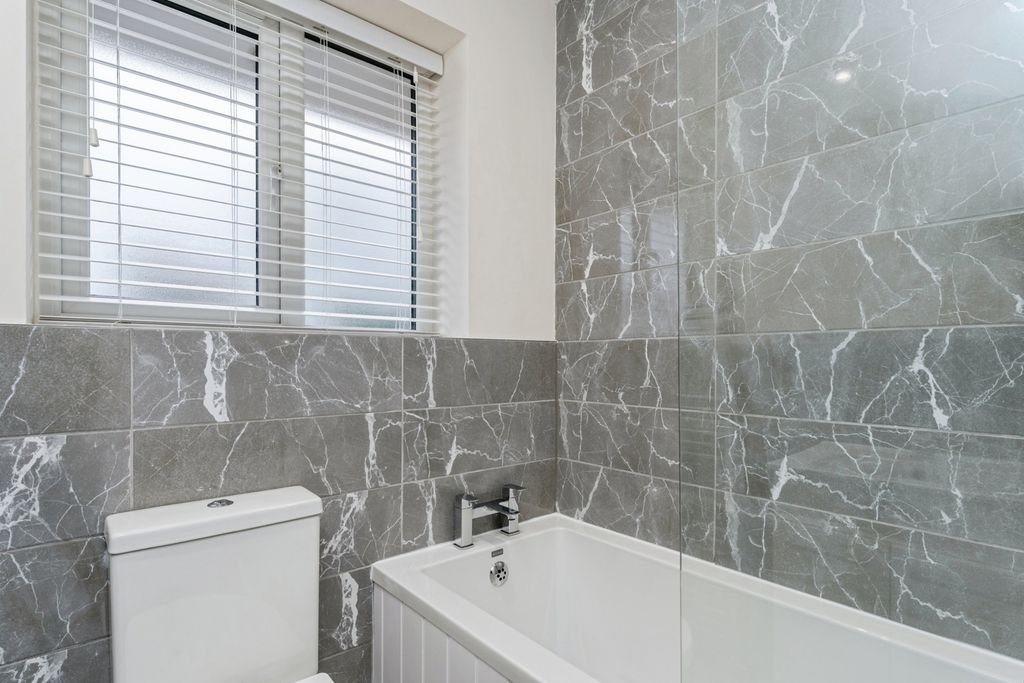 Additional image 12 of 3 bed detached house to rentColliery Green Court, Neston CH64