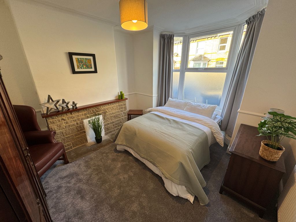 Property photo 3 of 18 Image