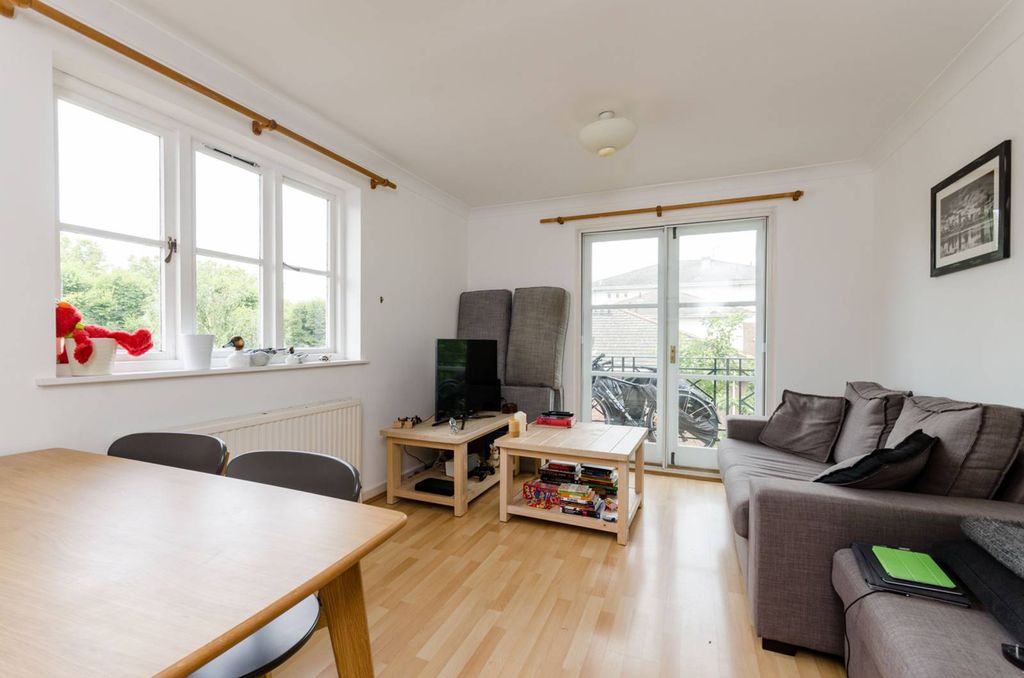 Property photo 2 of 9