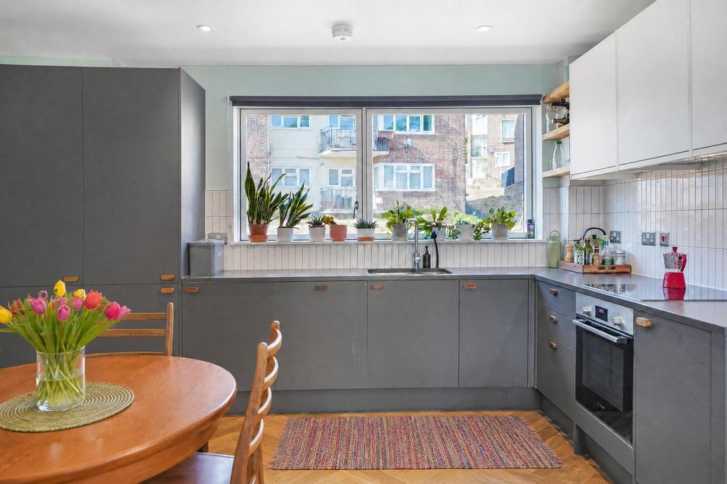 Property photo 3 of 12 2