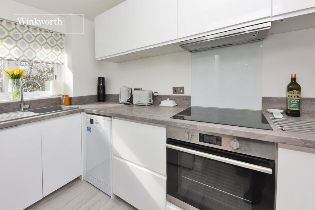 Property photo 3 of 14 Picture No. 12