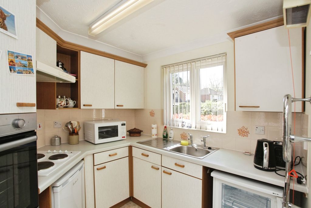 Property photo 3 of 13 Kitchen