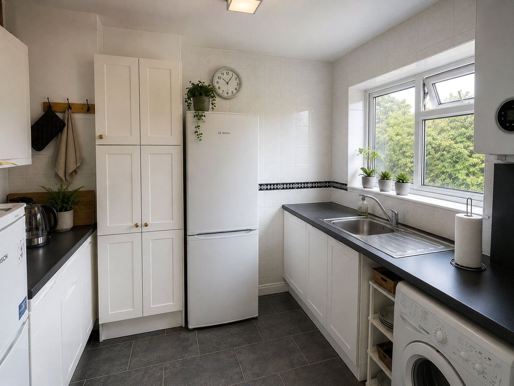 Property photo 3 of 7 Kitchen