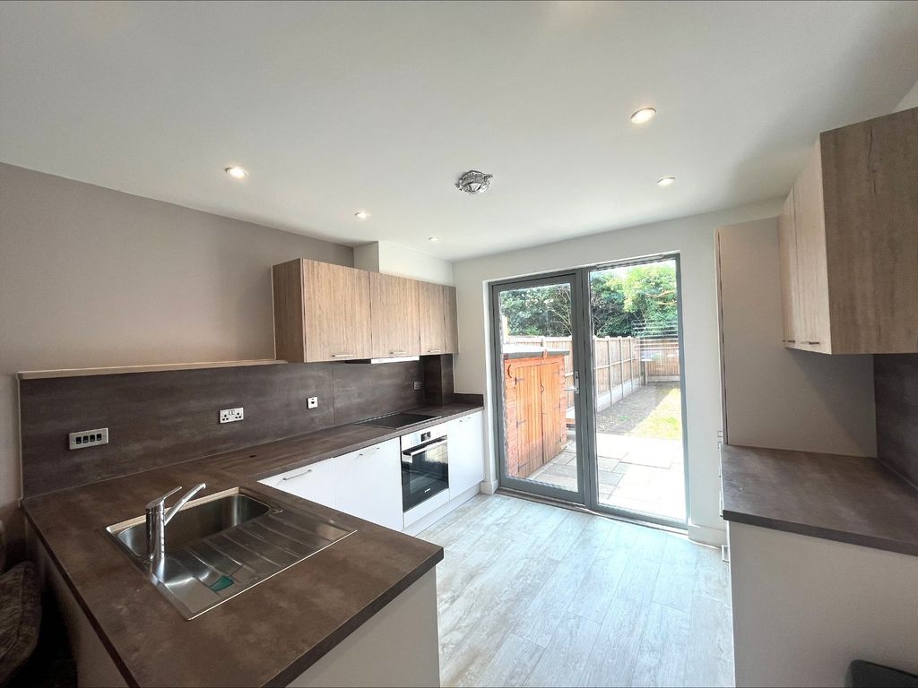 Property photo 2 of 14 Picture No. 23