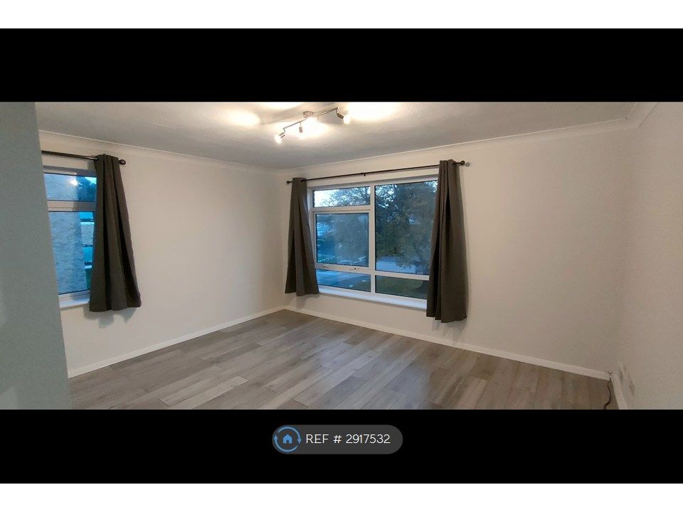 Property photo 2 of 14 Living
