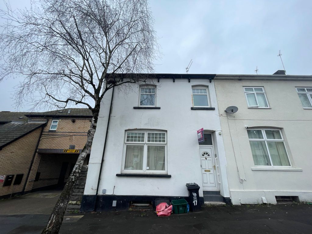 Property photo 1 of 17