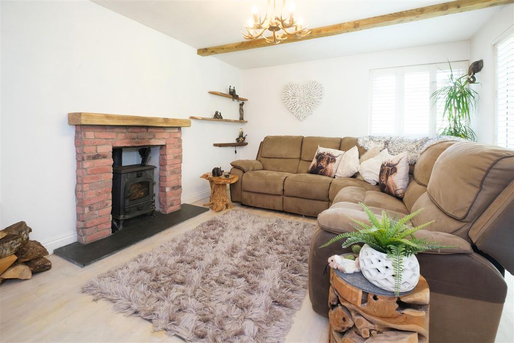 Property photo 3 of 19 Parry 7 Keveral Gardens Seaton-11.Jpg