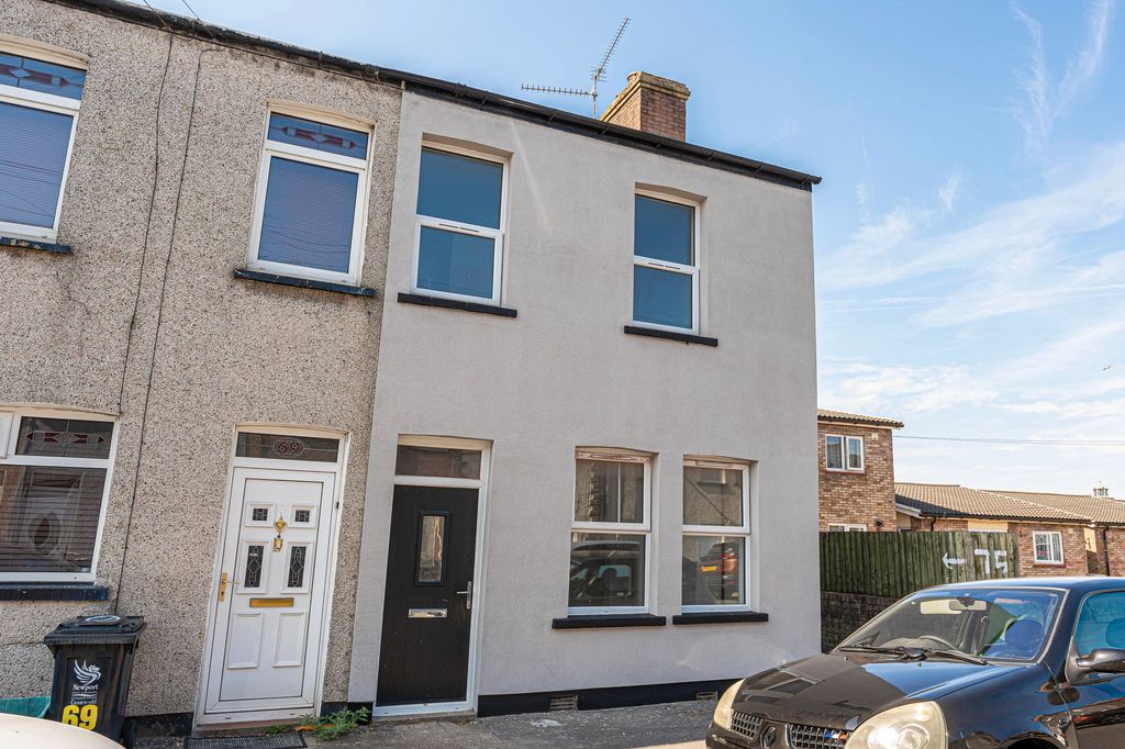Property photo 1 of 32