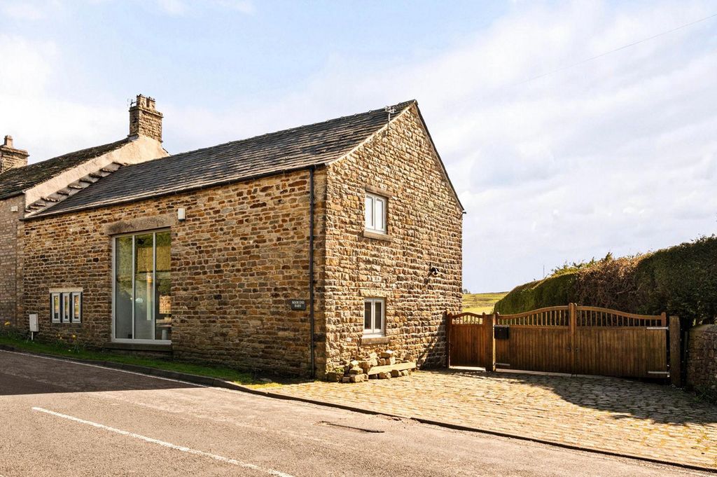 Property photo 1 of 34