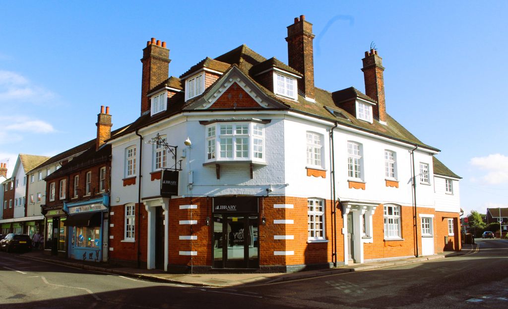 Property photo 1 of 12