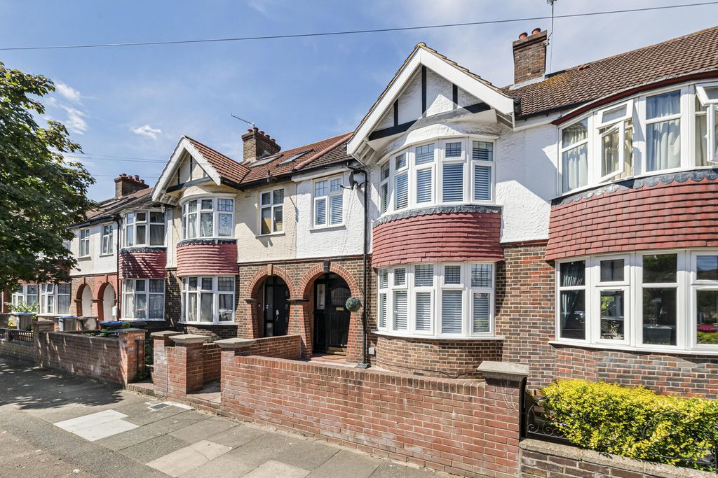 Property photo 1 of 24