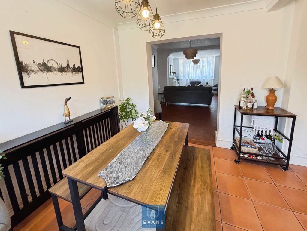 Property photo 2 of 17 Dining Room