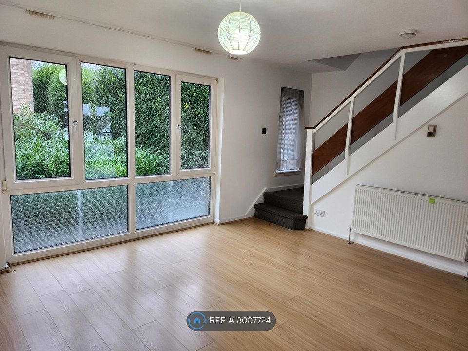 Property photo 2 of 16 Living Room 1