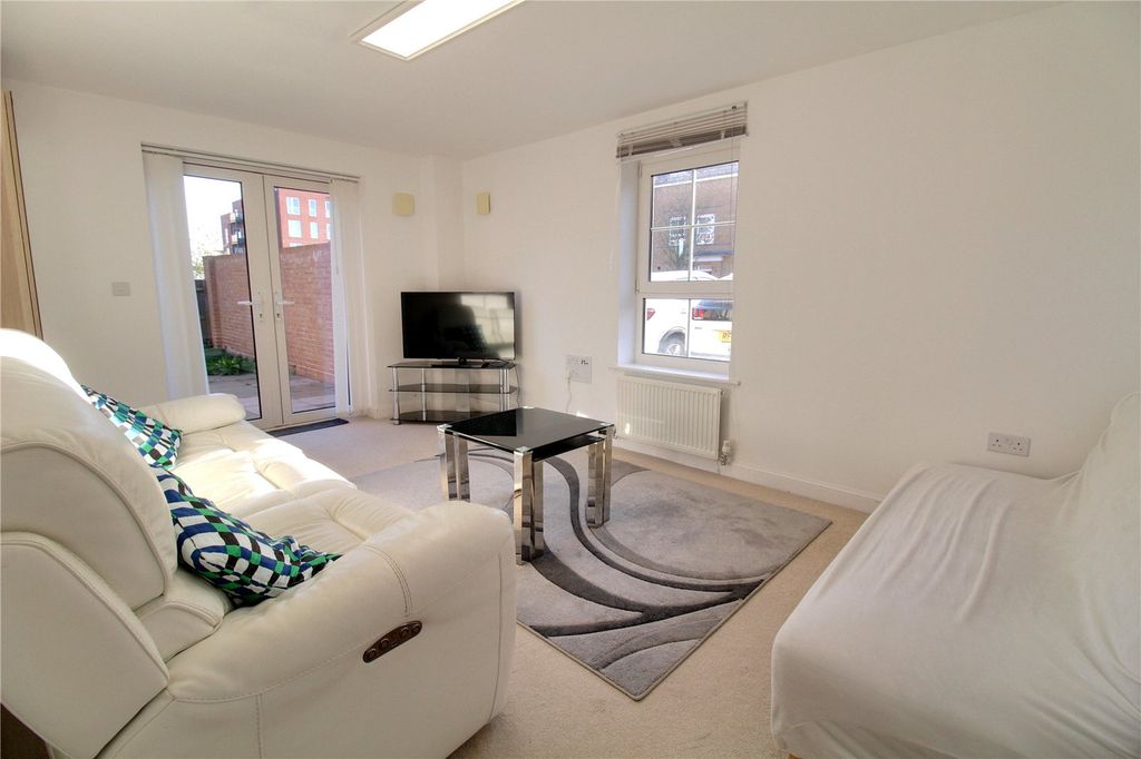 Property photo 2 of 15 Picture No. 25