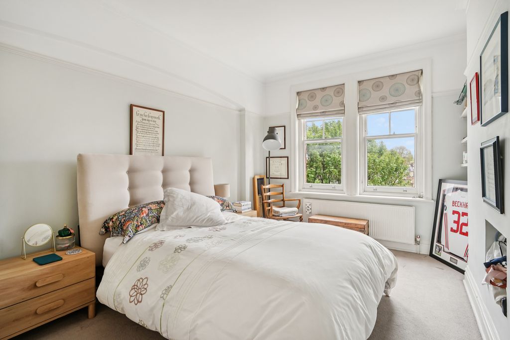 Property photo 2 of 15 Bedroom