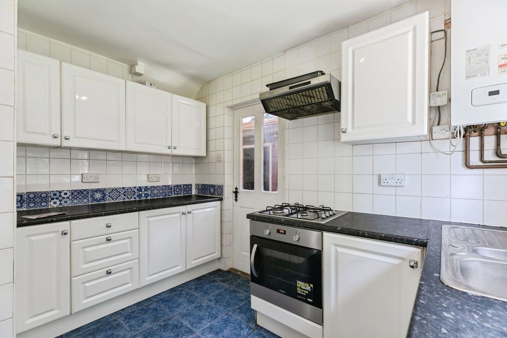 Property photo 3 of 20 Pbox-Img.Jpg
