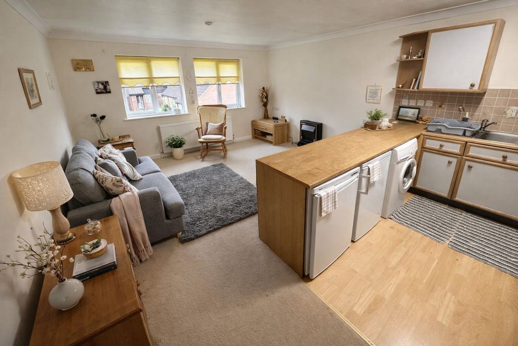 Property photo 2 of 12