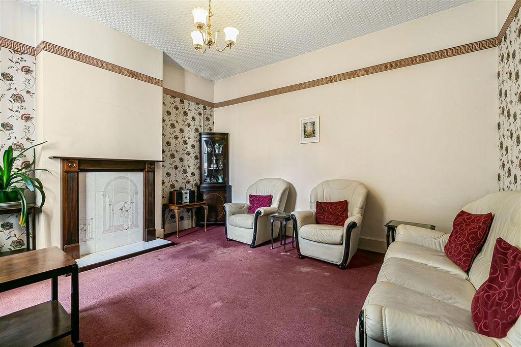 Property photo 2 of 21