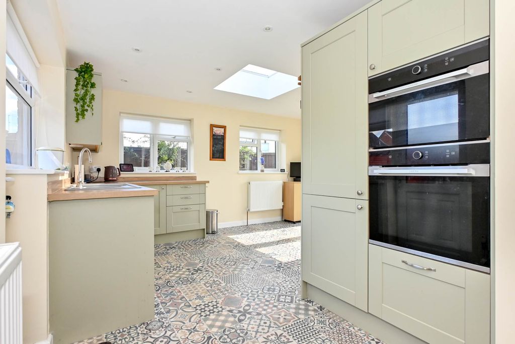 Property photo 3 of 21