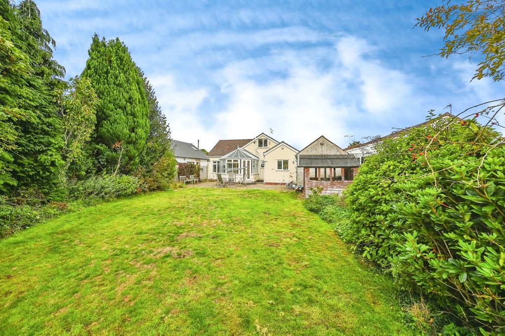 Property photo 3 of 17 Photo