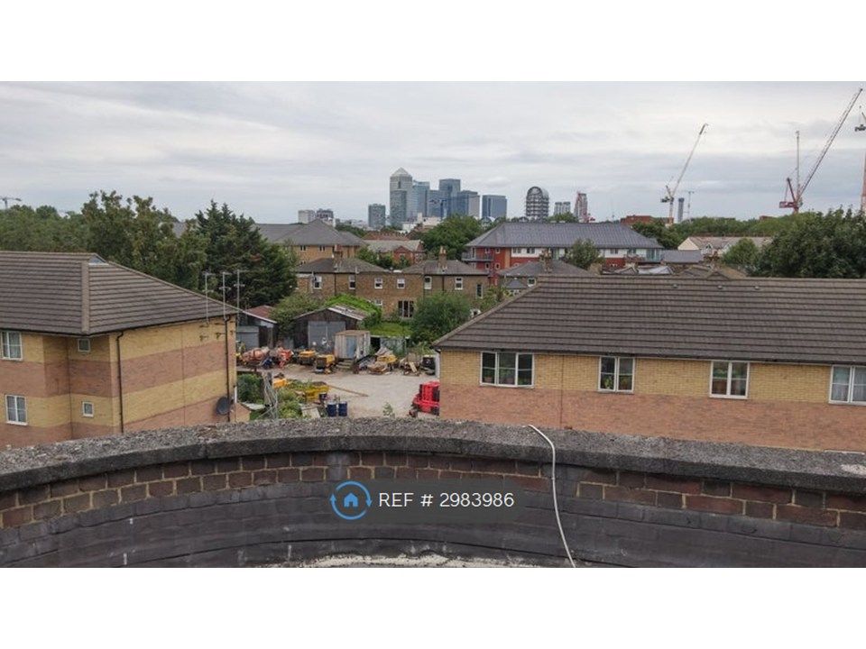 Property photo 2 of 13 View From The Roof Of Canary Wharf
