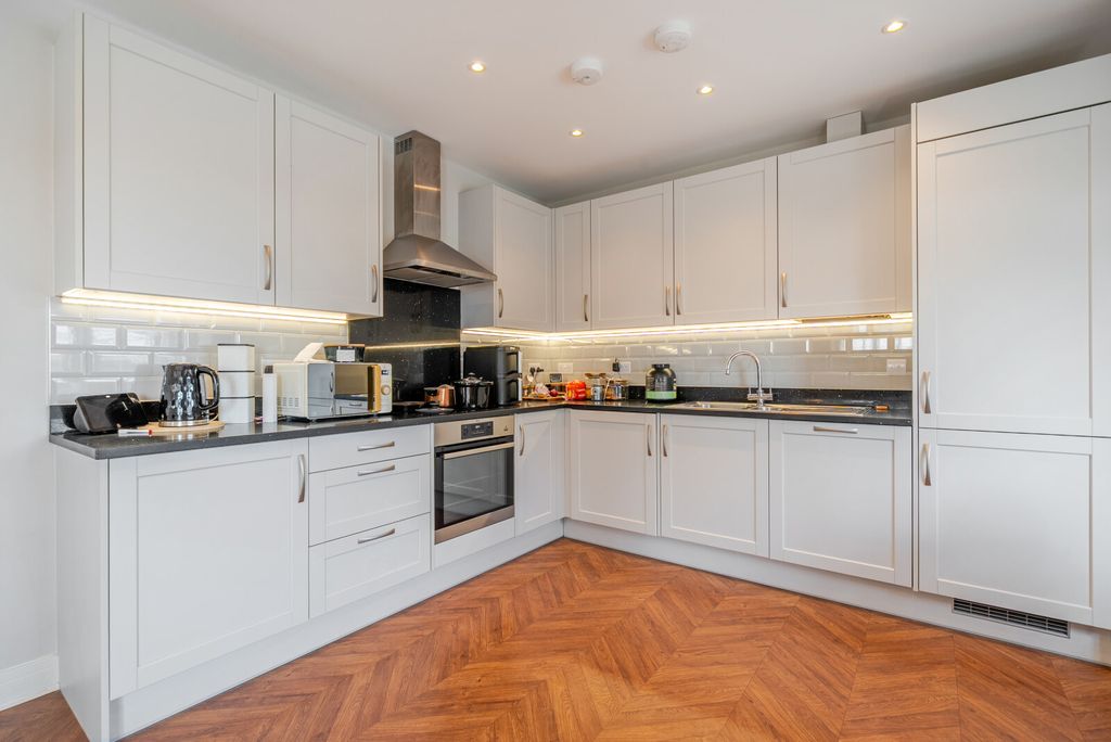Property photo 1 of 11 1496357-17-6A5E47...