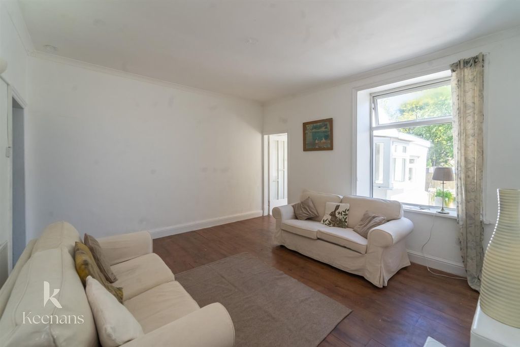 Property photo 3 of 19 Garden St-3.Jpg