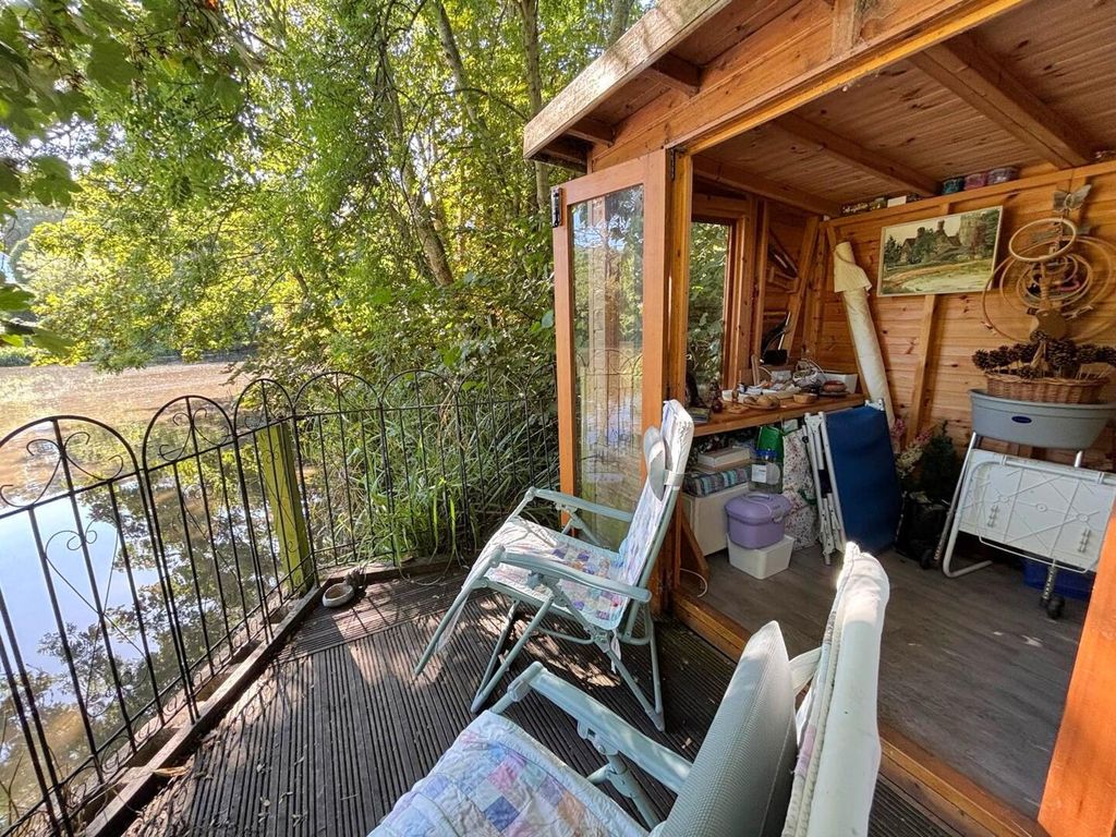 Property photo 2 of 22 Summer House/View
