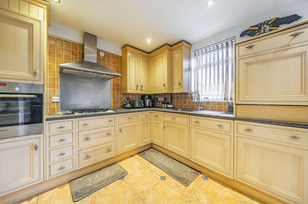 Property photo 2 of 18 Picture No. 30
