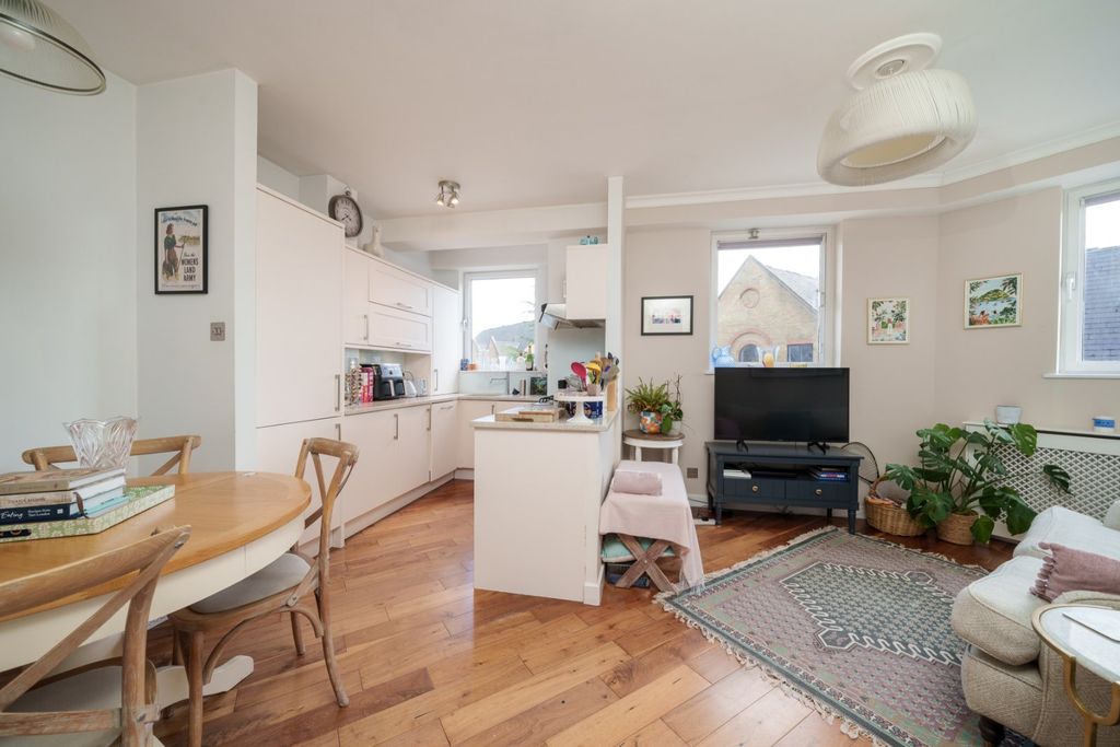 Property photo 1 of 17 Picture No. 10