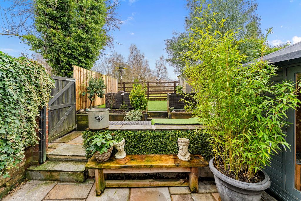 Property photo 2 of 60