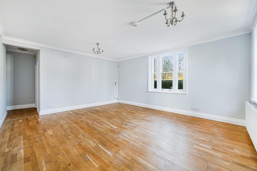 Property photo 3 of 15 F2, 20 Hanger-4.Jpg