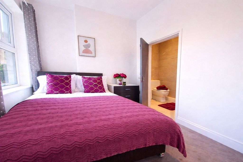 Property photo 2 of 6