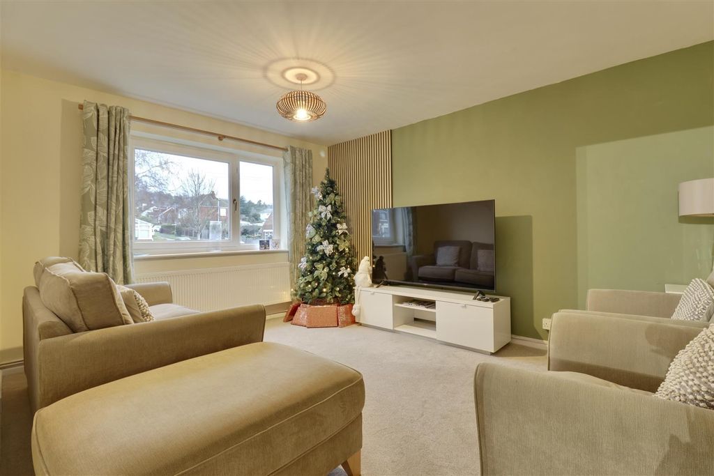 Property photo 2 of 16 8177033F-4C1F-425C-83C1-28312687D848_1_201_A.Jpeg