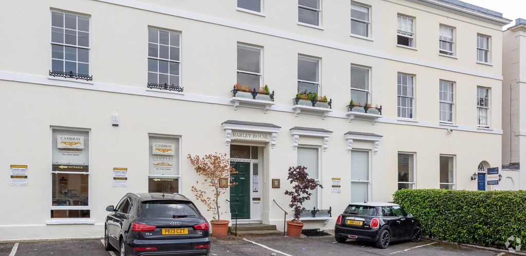 Property photo 1 of 6